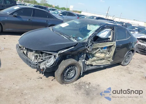 2015 Toyota Corolla Le z USA, uszkodzony, nr VIN 5YFBURHE5FP181712